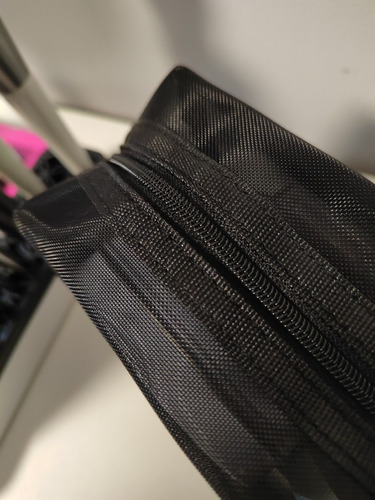 Imagem 7 de 9 de Kit 3 Bolsas De Malha Transparente Para Viagem E Uso