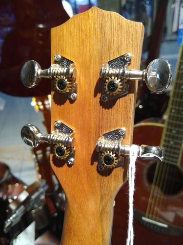 Fender Pihaeu Ukelele Soprano Caoba 095-5652-021 Piha'eu