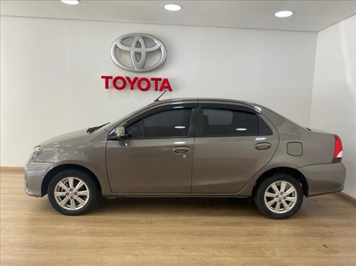 Imagem 6 de 10 de Toyota Etios 1.5 X Plus Sedan 16v