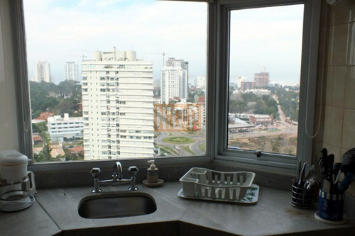 Apartamento En Lindisima Zona A Pasos De Punta Shopping - Ref: 4931