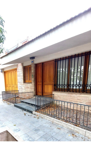 Vendemos Importante Casa, 6° Sección Ciudad Mza
