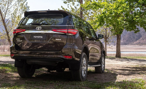 Toyota Sw4 2.8 Srx 177cv 4x4 7as At -carhaus