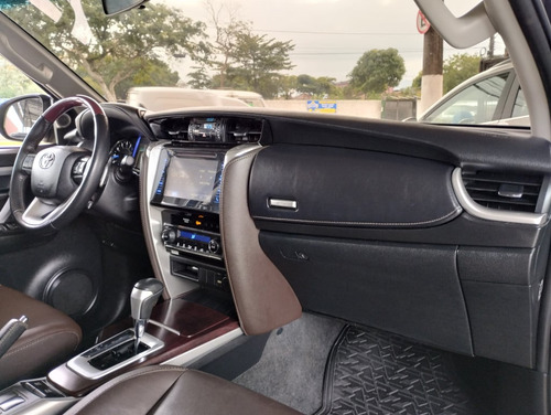 Toyota Hilux SW4 2.7 SRV 7 LUGARES 4X2 16V FLEX 4P AUTOMÁTICO