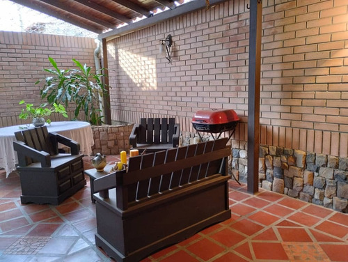 Se Alquila Town House En Conjunto Residencial Cantapiedra. Naguanagua. Zenaida Quintero