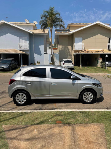Imagem 8 de 8 de Chevrolet Onix 2017 1.0 Lt 5p