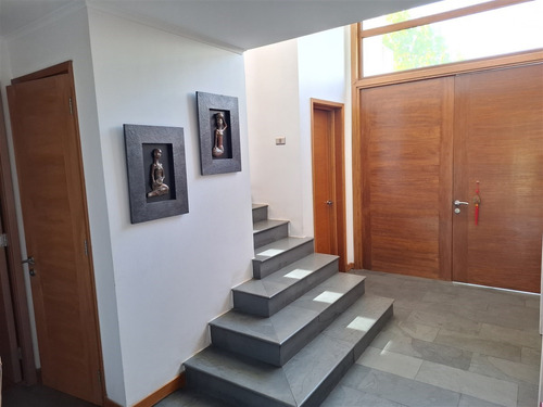 Casa En Arriendo De 4 Dorm. En Lo Barnechea