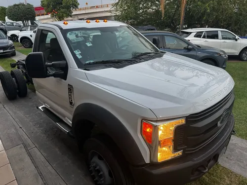 Ford F-550 6.8 Xl At