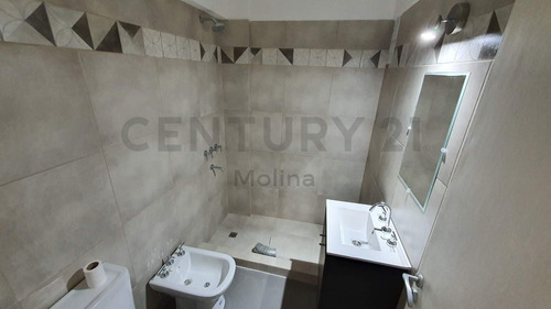Venta Ph-pb-2 Ambientes- Con Patio-55 M2-colegiales-distr Audiovisual: