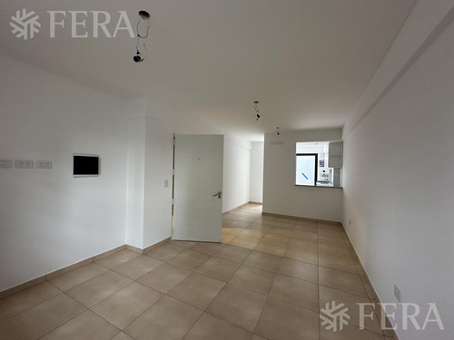 Venta Monoambiente Con Patio En Sarandí (32249)