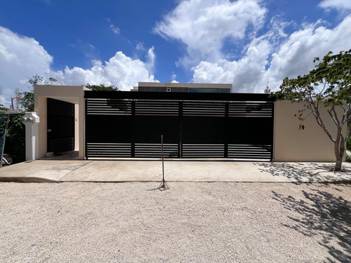 Casa En Venta En Dzityá, Mérida De 4 Recámaras.