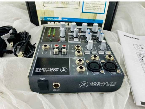 Mixer Analógico De 4 Canais Mackie - 402 Vlz3 Mostruário