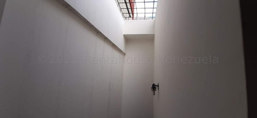 Imagen 2 de 30 de Sp/** Excelente Edificio Con Local Comercial En P/b Y Mas Bondades En Venta Barquisimeto Zona Centro, Tlf. 0424-5197639. # 22-15281, Lara Venezuela