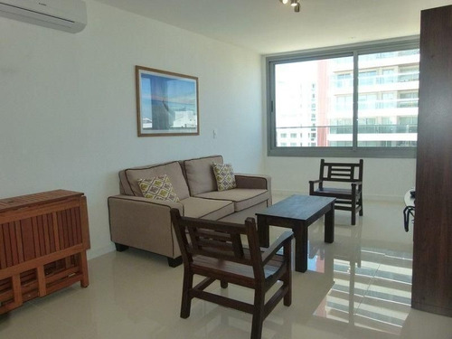 Apartamento En Alquiler Por Temporada De 2 Dormitorios En Playa Brava