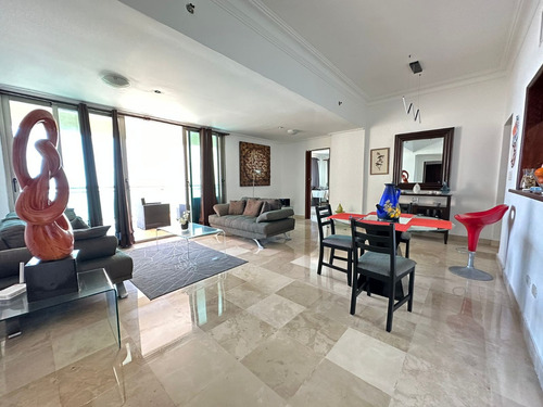 Apartamento En Venta En  Malecón Center: 2 Habitaciones + Estudio Convertible, 191 M² 