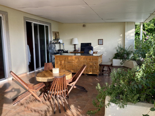 Casa En Venta En Lomas De Atzingo, Cuernavaca