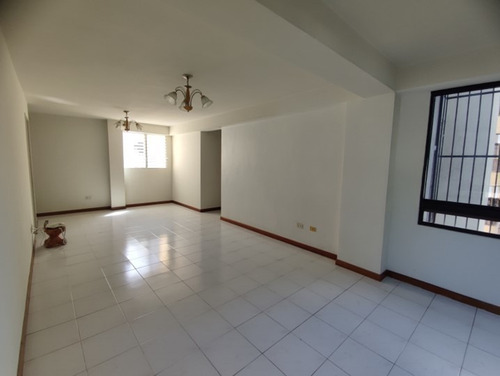 Imagen 4 de 12 de Apartamento En Valle Abajo (a. Is)