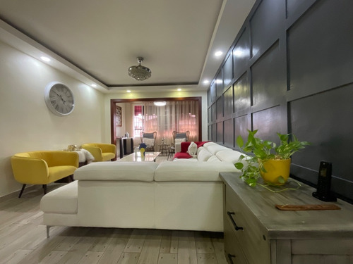 Se Vende Hermoso Apartamento Remodelado Tipo Penthouse
