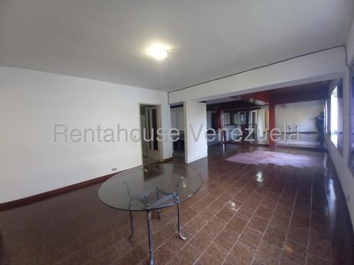 Venta De Amplio Apartamento En El Cigarral / Gc