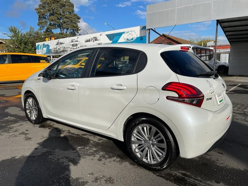 Peugeot 208 Puretech Hb 1.2 Año 2020