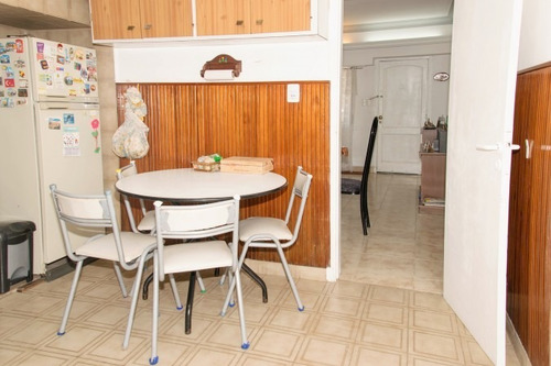 Imagen 9 de 14 de Venta Hermoso Ph De 4 Ambientes, A La Calle, Patio Y Garage