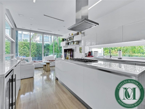 Imagem 7 de 19 de Incrível Casa Em Miami. - Ca00442 - 70287036