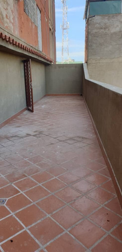 Imagen 7 de 10 de Local Comercial En El Centro De Porlamar