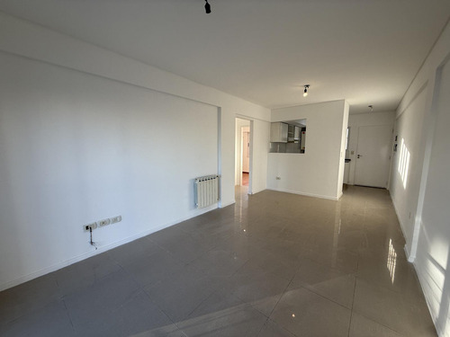 Departamento De 3 Ambientes - Castelar Centro