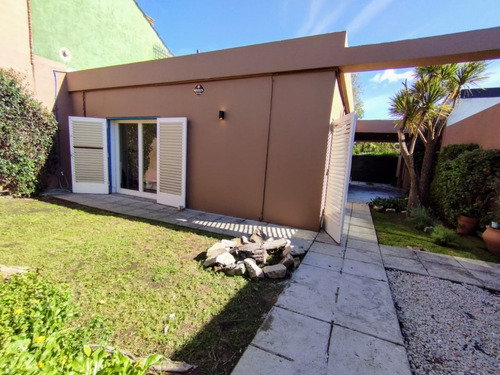 Venta Casa 3 Ambientes Caisamar 