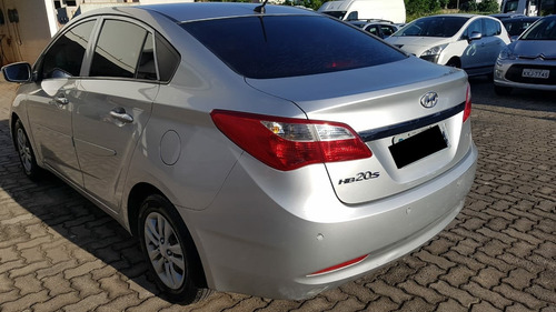 Hyundai Hb20s Leia A Descrição
