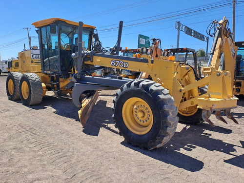 Motoconformadora John Deere 670d 2005