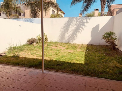 Casa Tipo Duplex En Jardines Del Jockey