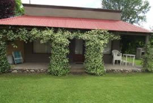 Casa En Venta - 6 Dormitorios 4 Baños - Mendoza