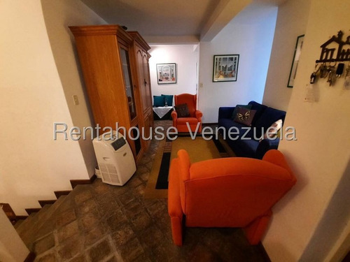 Bello Townhouse En Venta Ubicado En La Tahona 25-15574