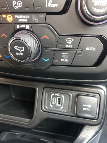 Imagen 11 de 15 de Jeep Renegade Longitude T 270