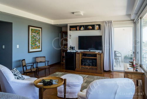 Imagen 9 de 25 de Venta De Casa De 4 Dormitorios Frente Al Mar En Mansa Punta Del Este