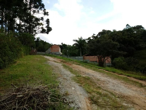 Chácara A Venda Na Mombaça Com Lago E Baias