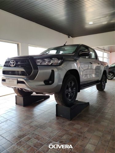 Toyota Hilux 2.4 D.cab. T.dsl Sr