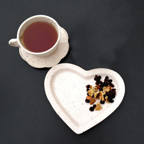Bandeja Corazón Cerámica Opaco Crema Pintas Café Té Pl Deco