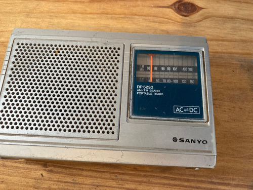 Radio Sanyo Rp 5230 A Revisar, Desconozco Si Funciona