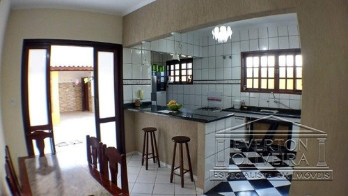 Sobrado - Villa Branca - Ref: 10899 - V-10899