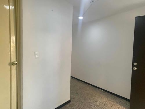 Imagen 8 de 12 de Local Comercial Ideal Consultorio, Farmacia Con Consultorio, Despacho, Recien Remodelado
