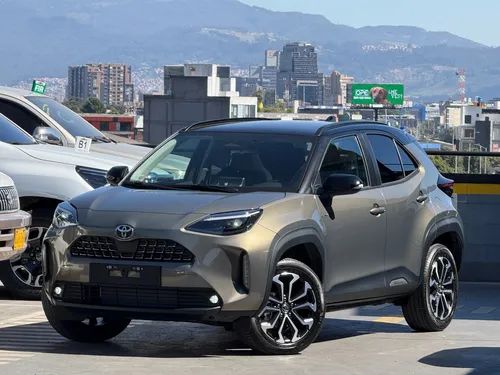 Yaris Cross Hibrida Color Bronze Metallic
