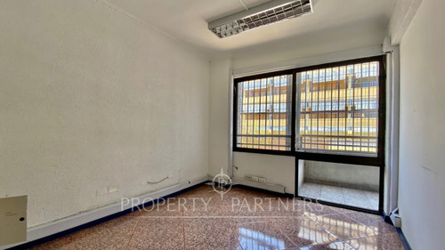 Amplio Edificio Comercial En Pleno Centro