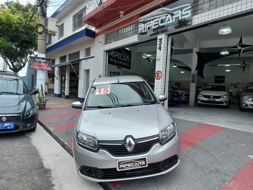 Imagem 2 de 11 de Renault Logan 2015 1.0 16v Expression Hi-flex 4p