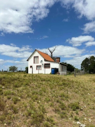 Campo Sobre Río Santa Lucía