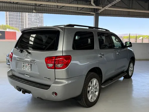 Toyota Sequoia 5.7 Platinum At