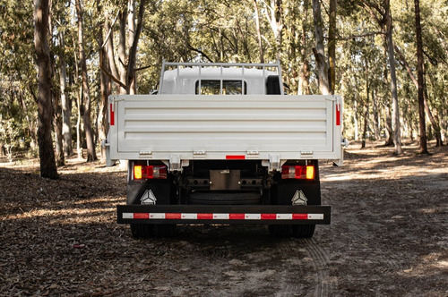 Sinotruk Howo 8.0t Volcadora - Motorland Permuto / Financio