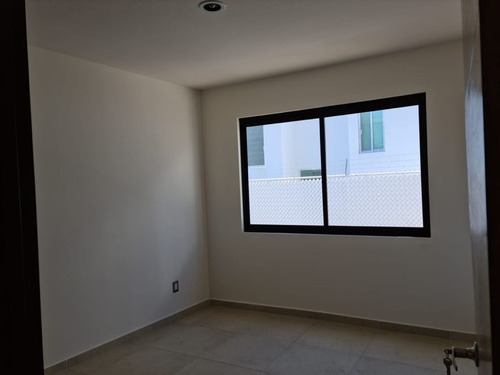 Linda Casa En El Refugio, 3 Habitaciones, Estudio, Construcción A Tabique Rojo