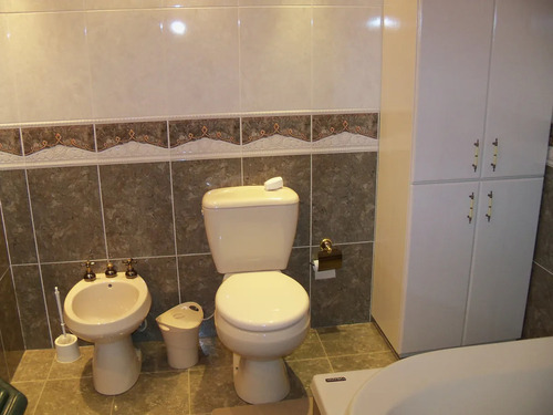 Vendo En Colon Casa Con Piscina , Barbacoa De 3 Dorm. Y Gar