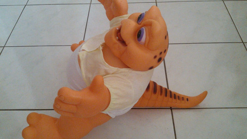 Boneco Babyssauro Fam.dinossauro Grande Original Da Época (Usado)